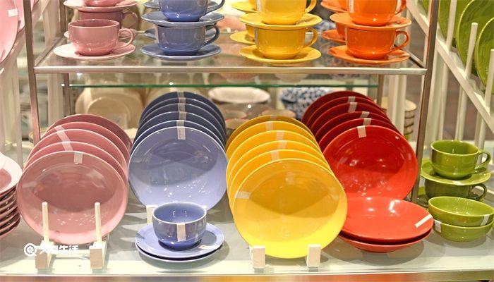 陶瓷杯是塑料制品吗陶瓷杯是不是塑料制品